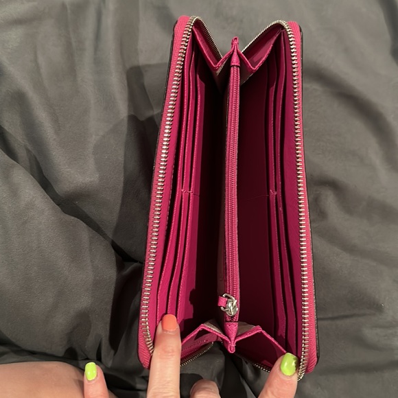 Michael Kors hot pink zip around Wallet - Picture 3 of 3